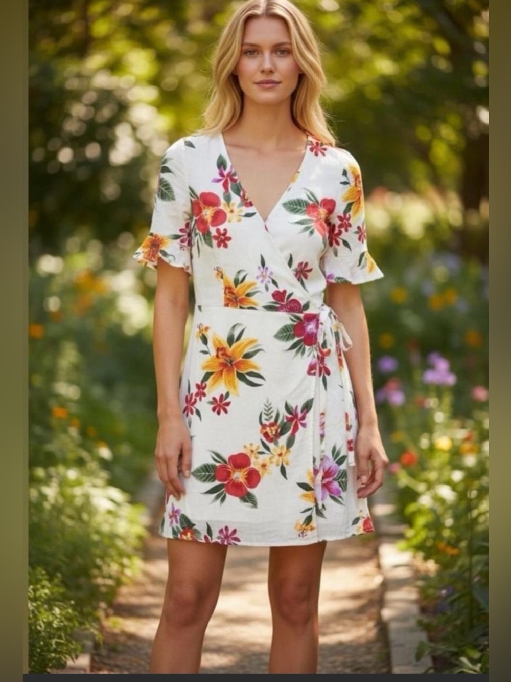 Old Navy Tropical Floral Wrap Dress Ivory Multicolor Medium Cottagecore Vacation
